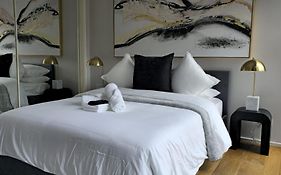 Luxuriq On Bourke